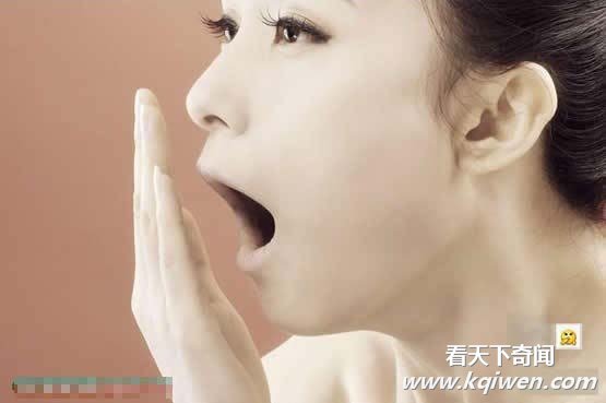 真人演绎美少女版QQ表情 可爱顽皮受热捧(组图)