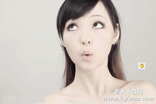 真人演绎美少女版QQ表情 可爱顽皮受热捧(组图)